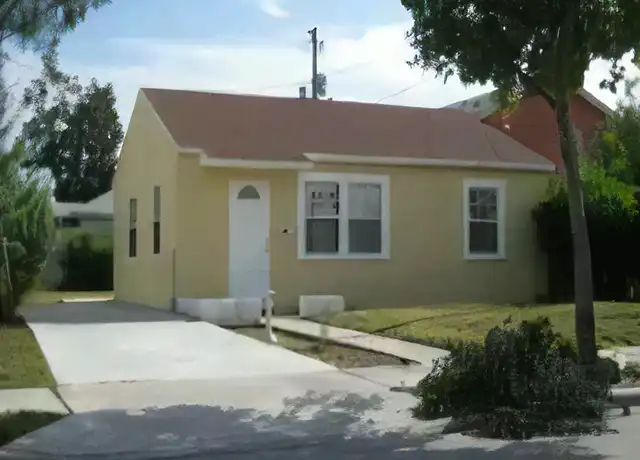 Property at 4610 Pinewood Ave, West Palm Beach, FL, 33407, 2 beds, 2 baths, [object Object]