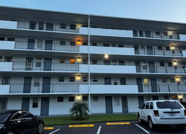 Property at 950 Hillcrest Dr #411, Hollywood, FL, 33021, 1 bed, 1.5 baths, [object Object]