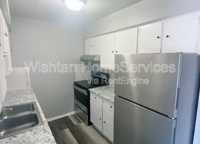 Property at 219 Charleston Blvd Unit 4, Macomb, IL, 61455, 2 beds, 1 bath, [object Object]
