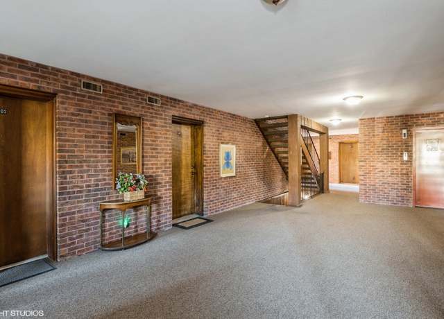 Photo of 100 Clubhouse Ln #301, Lake Zurich, IL 60047
