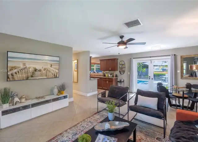 Property at 505 SE 25th Ave Unit 2, Pompano Beach, FL, 33062, 2 beds, 1 bath, [object Object]