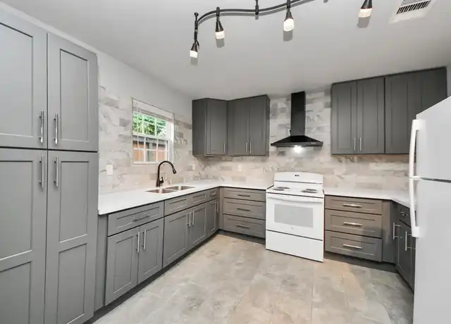 Property at 1012 Randall St Unit B, Pasadena, TX, 77506, 3 beds, 1 bath, [object Object]