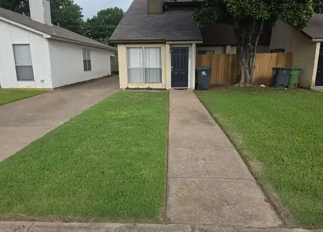 Property at 2702 Parkchester Dr, Arlington, TX, 76015, 2 beds, 1 bath, [object Object]