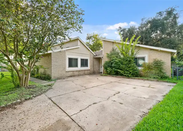 Property at 1606 Stone Lake Dr, Missouri City, TX, 77489, 4 beds, 2 baths, [object Object]