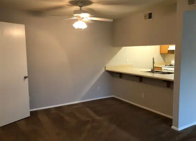Property at 5810 Meadows Dr Unit 5728G, Fort Wayne, IN, 46804, 1 bed, 1 bath, [object Object]