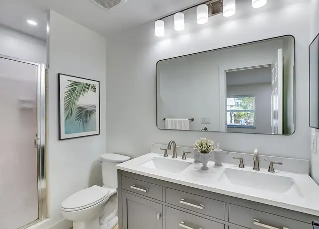 Photo of 523 Royal Palm Blvd, Vero Beach, FL 32960