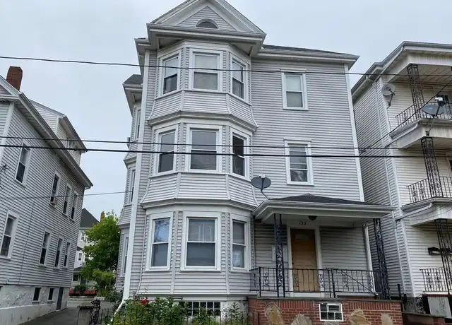 Property at 139 Holly St Unit 2, New Bedford, MA, 02746, 3 beds, 1 bath, [object Object]