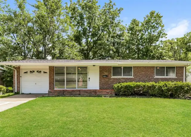 Property at 10422 Hallwood Dr, Saint Louis, MO, 63136, 3 beds, 1.5 baths, [object Object]