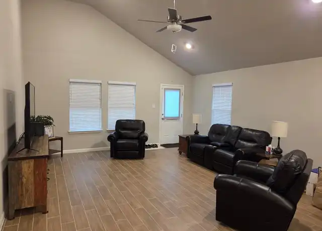 Property at 208 Comet Pointe Dr, Georgetown, TX, 78628, 4 beds, 2 baths, [object Object]