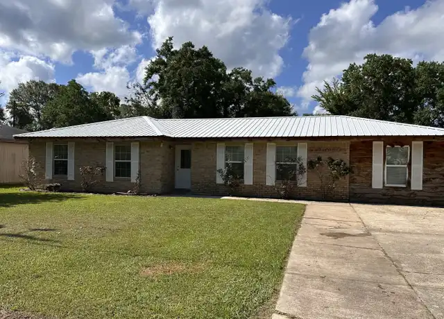 Property at 1622 Espoir Dr, Leesville, LA, 71446, 4 beds, 2 baths, [object Object]
