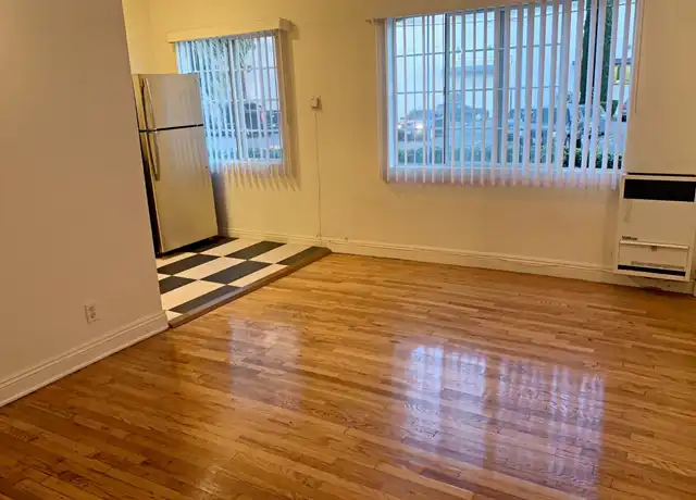 Property at 652 S Dunsmuir Ave Unit 103, Los Angeles, CA, 90036, 0 beds, 1 bath, [object Object]