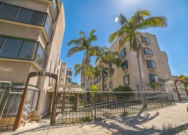 Property at Park Glenview Apartments- Boutique Senior Living - 3761 Park Boulevard Way, Oakland, CA, 94610, 1 bed, 1 bath, [object Object]