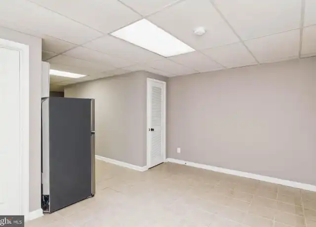 Property at 412 N Washington St, Baltimore, MD, 21231, 1 bed, 1 bath, [object Object]