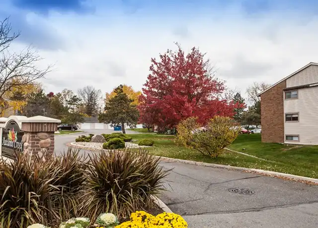 Property at Autumn Creek Apartment Homes - 2034 Ardmore Ave, Fort Wayne, IN, 46802, 1-3 bed, 1-2 bath, [object Object]