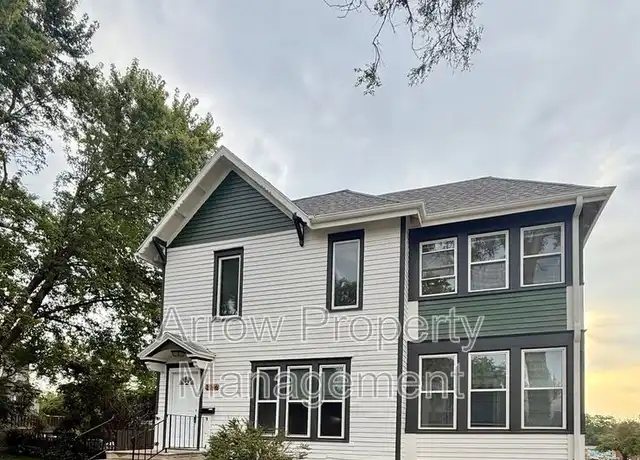 Property at 2046 S 26th St, Lincoln, NE, 68502, 4 beds, 2 baths, [object Object]
