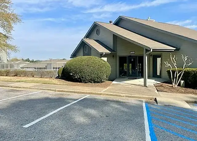 Photo of 200 Hickory Knoll Rd, Birmingham, AL 35226