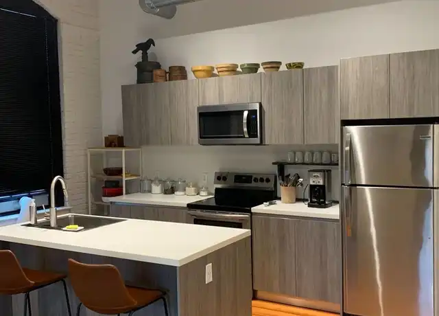 Property at 40 Sprague St Unit 303, Providence, RI, 02907, 2 beds, 1 bath, [object Object]