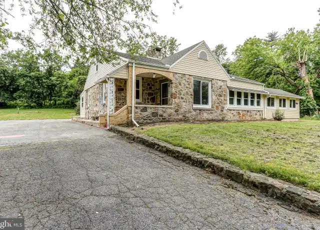 Property at 1140 Oyster Mill Rd, Camp Hill, PA, 17011, 3 beds, 1.5 baths, [object Object]