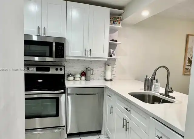 Property at 11336 NW 16th St, Pembroke Pines, FL, 33026, 3 beds, 2 baths, [object Object]