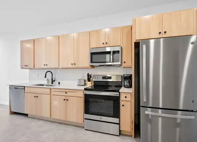 Property at 686 Mike McCarthy Way Unit 217, Ashwaubenon, WI, 54304, 1 bed, 1 bath, [object Object]