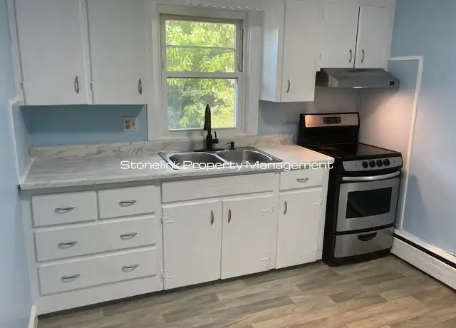 Property at 80 Wood St Unit 2, Coventry, RI, 02816, 2 beds, 1 bath, [object Object]