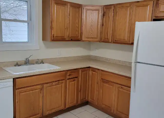 Property at 621 Lincoln Ave Unit 5, Wausau, WI, 54403, 2 beds, 1 bath, [object Object]