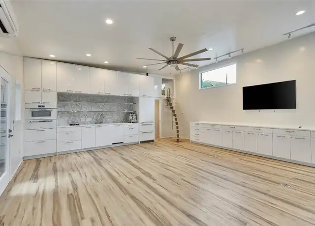 Property at 1515 Bluebonnet Ln, Austin, TX, 78704, 1 bed, 1 bath, [object Object]