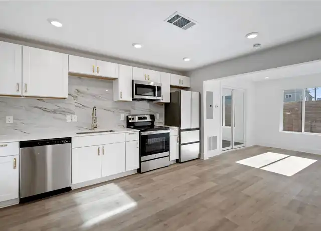 Property at 5015 San Jacinto St Unit 104, Dallas, TX, 75206, 1 bed, 1 bath, [object Object]