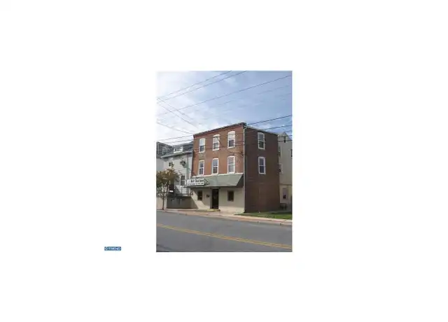 Property at 121 W Lancaster Ave Unit 2ND FLOOR, Downingtown, PA, 19335, 1 bed, 1 bath, [object Object]