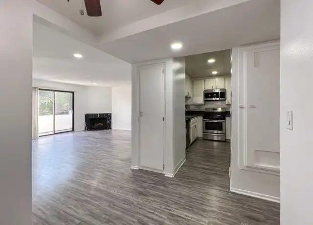 Property at Gorgeous 2 Bed/2 bath apartment in excellent Sherman Oaks area! - 5104 Sepulveda Blvd, Sherman Oaks, CA, 91403, 2 beds, 2 baths, [object Object]