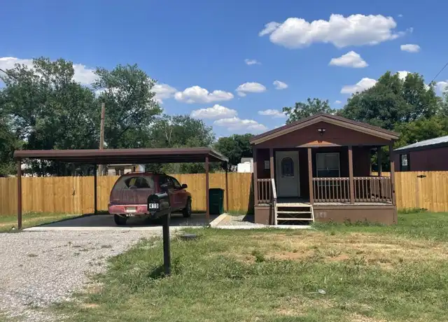 Property at 410 S Clay St, Henrietta, TX, 76365, 1 bed, 1 bath, [object Object]