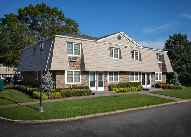 Property at 100 Imperial Way Unit I1113, Bayport, NY, 11705, 2 beds, 1 bath, [object Object]
