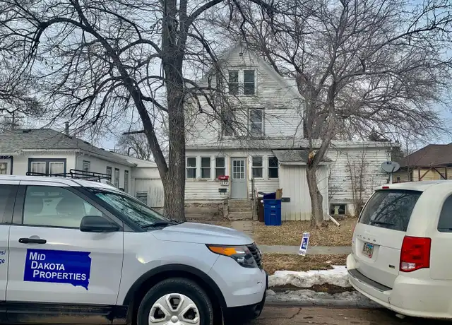 Property at 1004 E 4th Ave Unit 2, Mitchell, SD, 57301, 2 beds, 1 bath, [object Object]