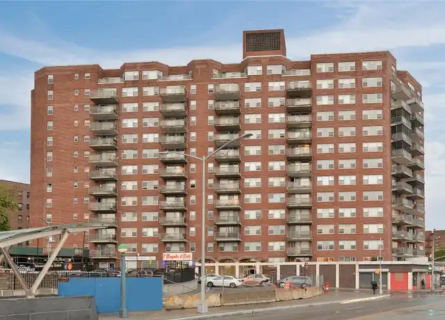 Property at 8515 Main St Unit 2M, Briarwood, NY, 11435, 1 bed, 1 bath, [object Object]