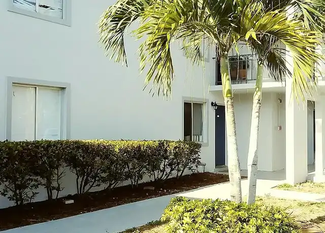 Property at Palm Villas Apartments - 8372 Beacon Blvd, Fort Myers, FL, 33907, 0-2 beds, 1 bath, [object Object]