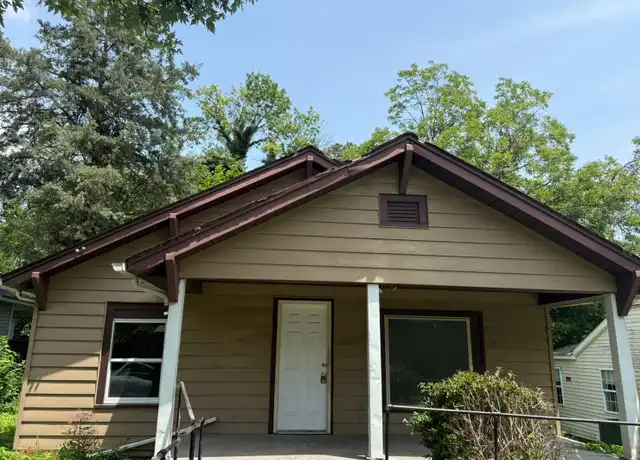 Property at 1033 Asheboro St, High Point, NC, 27260, 3 beds, 1 bath, [object Object]