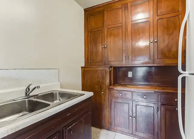 Property at Uptown Classics - 2885 James Ave S, Minneapolis, MN, 55408, 1 bed, 1 bath, [object Object]