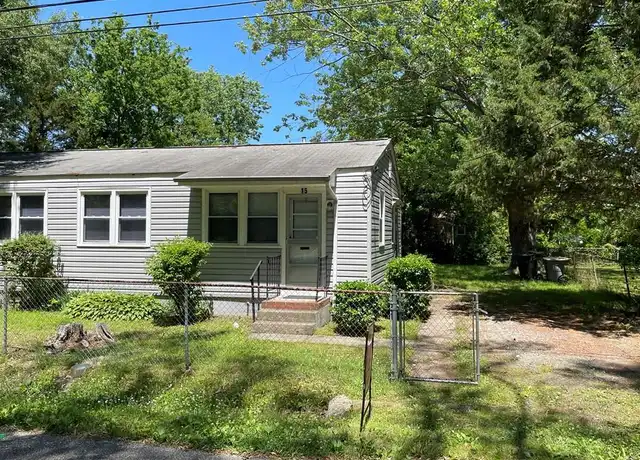 Property at 15 Lawrence Ave, Hampton, VA, 23663, 3 beds, 1 bath, [object Object]