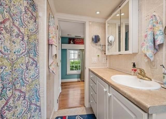Photo of 1 Lime St, Newburyport, MA 01950