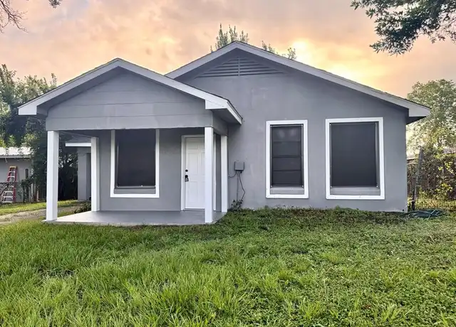 Property at 504 N Thomason St, Willis, TX, 77378, 2 beds, 1 bath, [object Object]