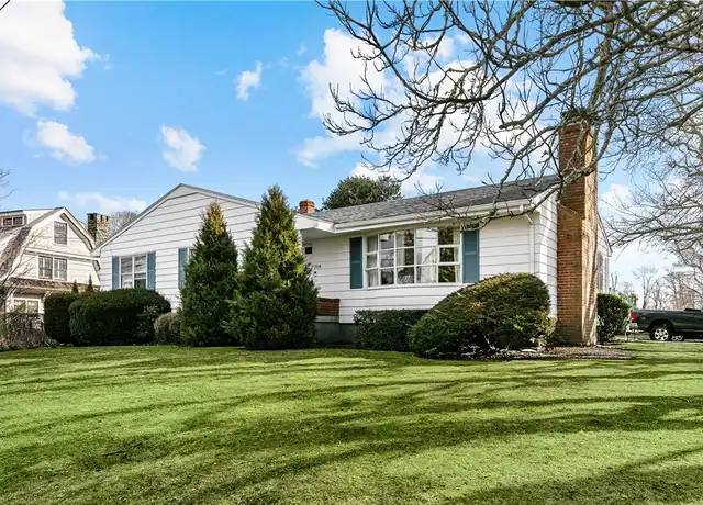 Property at 214 Coggeshall Ave, Newport, RI, 02840, 3 beds, 1.5 baths, [object Object]