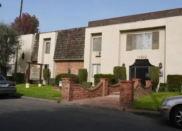 Property at 11955 Weddington St, Valley Village, CA, 91607, 1 bed, 1 bath, [object Object]