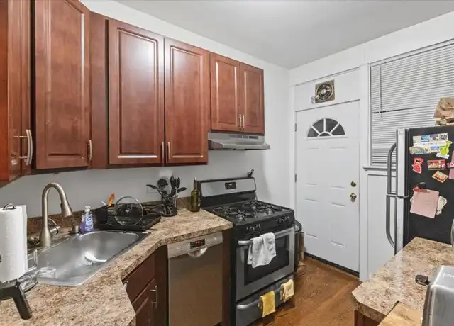 Property at 2465 N Clark St, Chicago, IL, 60614, 3 beds, 1 bath, [object Object]