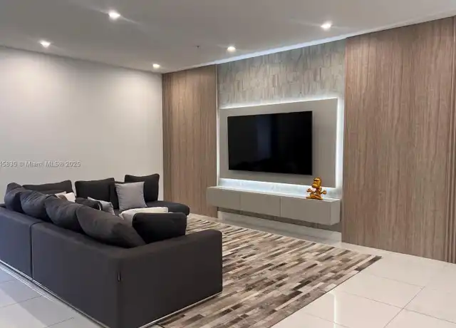Property at 10431 NW 82nd St #1, Doral, FL, 33178, 3 beds, 2.5 baths, [object Object]