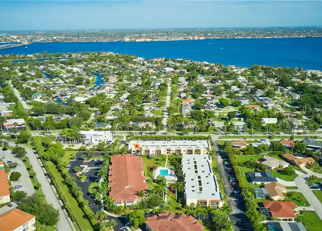 Property at 12481 McGregor Blvd #17, Fort Myers, FL, 33919, 2 beds, 2 baths, [object Object]