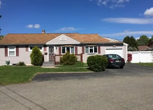 Property at 4 Chesler Sq, Succasunna, NJ, 07876, 3 beds, 2 baths, [object Object]