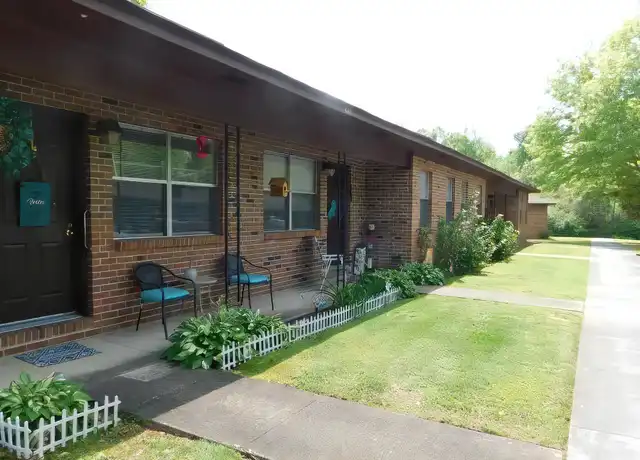 Property at 304 Julia Cir Unit 101, Sulligent, AL, 35586, 1 bed, 1 bath, [object Object]