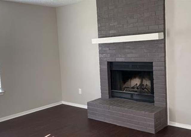 Photo of 1000 Meadow Cir N, Keller, TX 76248