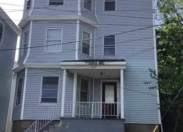 Property at 583 Center St Unit 3, Fall River, MA, 02724, 3 beds, 1 bath, [object Object]