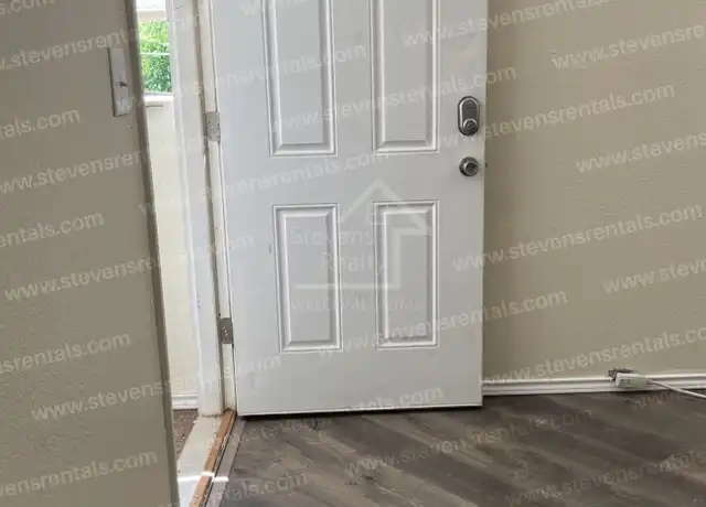 Property at 2110 NW Lindy Ave Unit E229, Lawton, OK, 73505, 1 bed, 1 bath, [object Object]